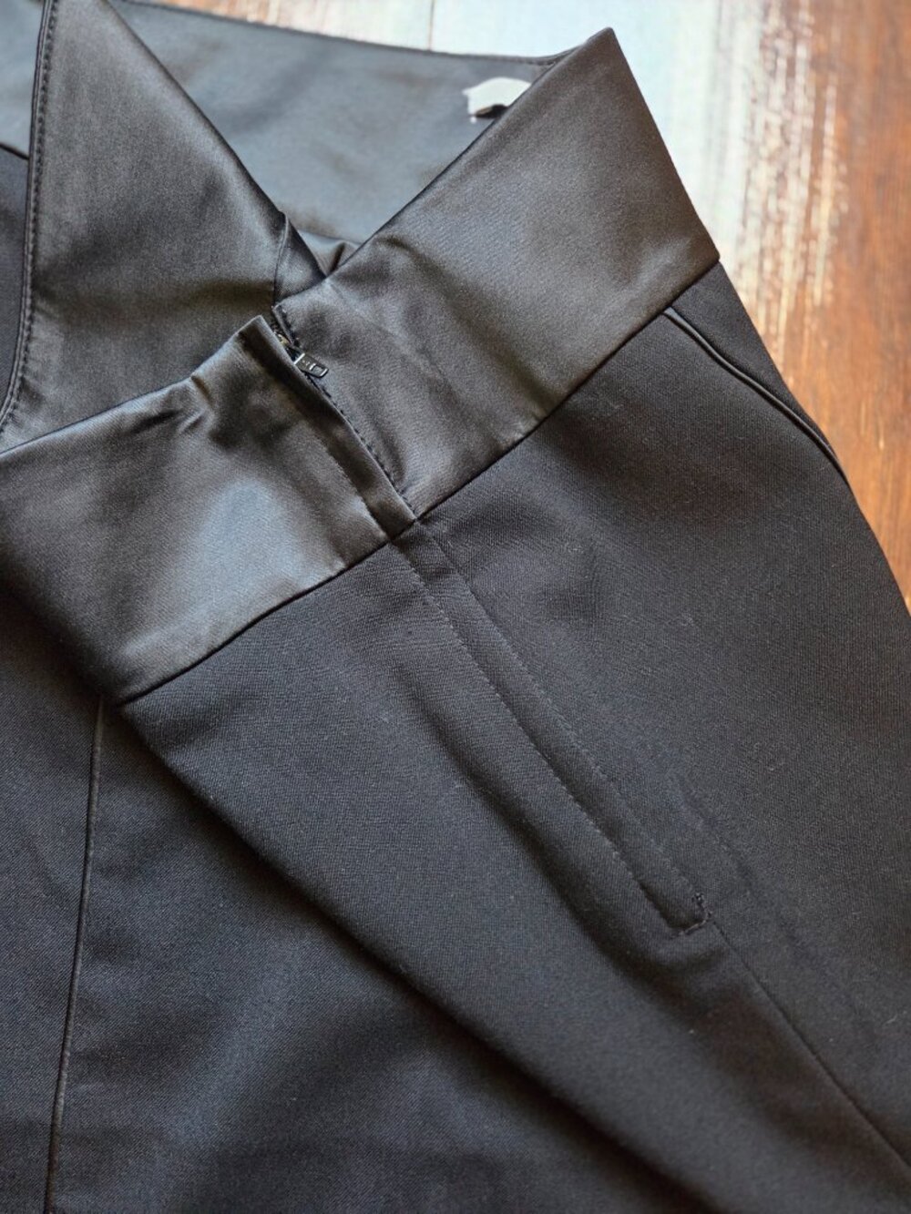 H&M Black Satin-Trimmed Pencil Skirt Career Office Staples Size 6 - Picture 3 of 10